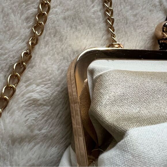 Donna Dixon Tippy Gold & White Kiss Lock Clutch NWT - Picture 9 of 16
